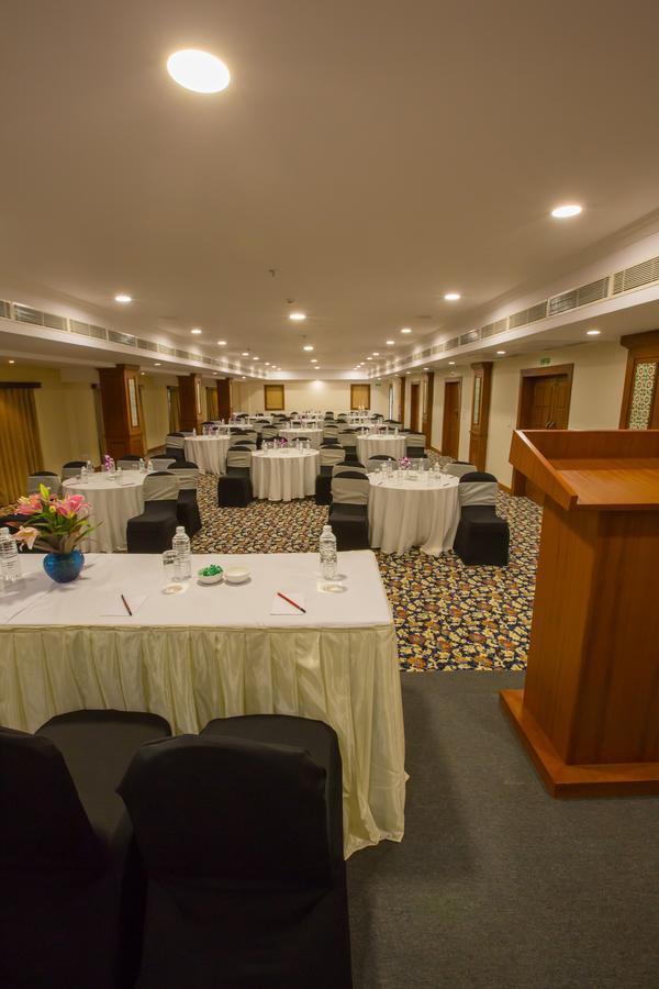 Viva Hotel Near Madgaon Railway Station Bagian luar foto
